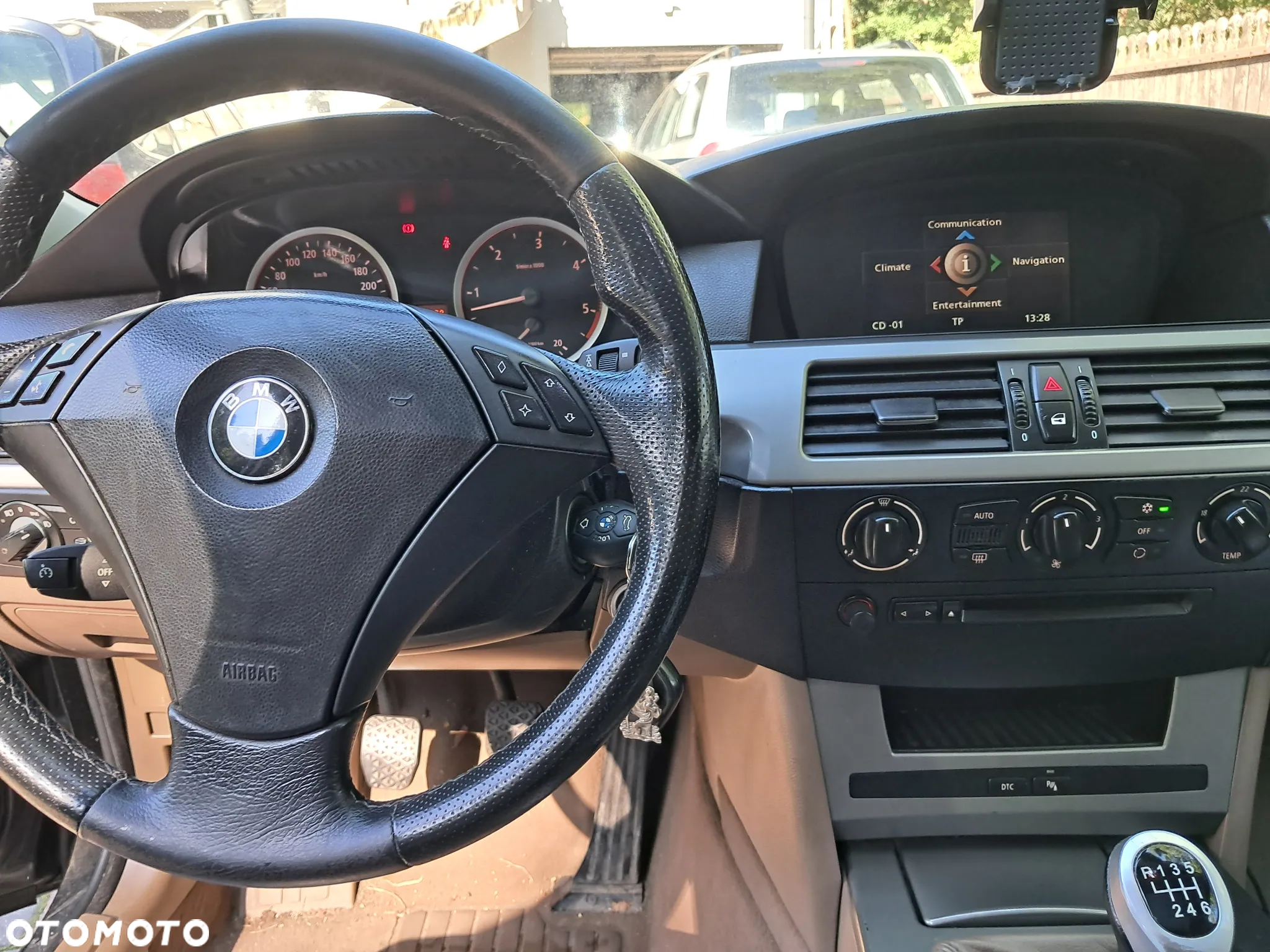 BMW Seria 5 525d - 13