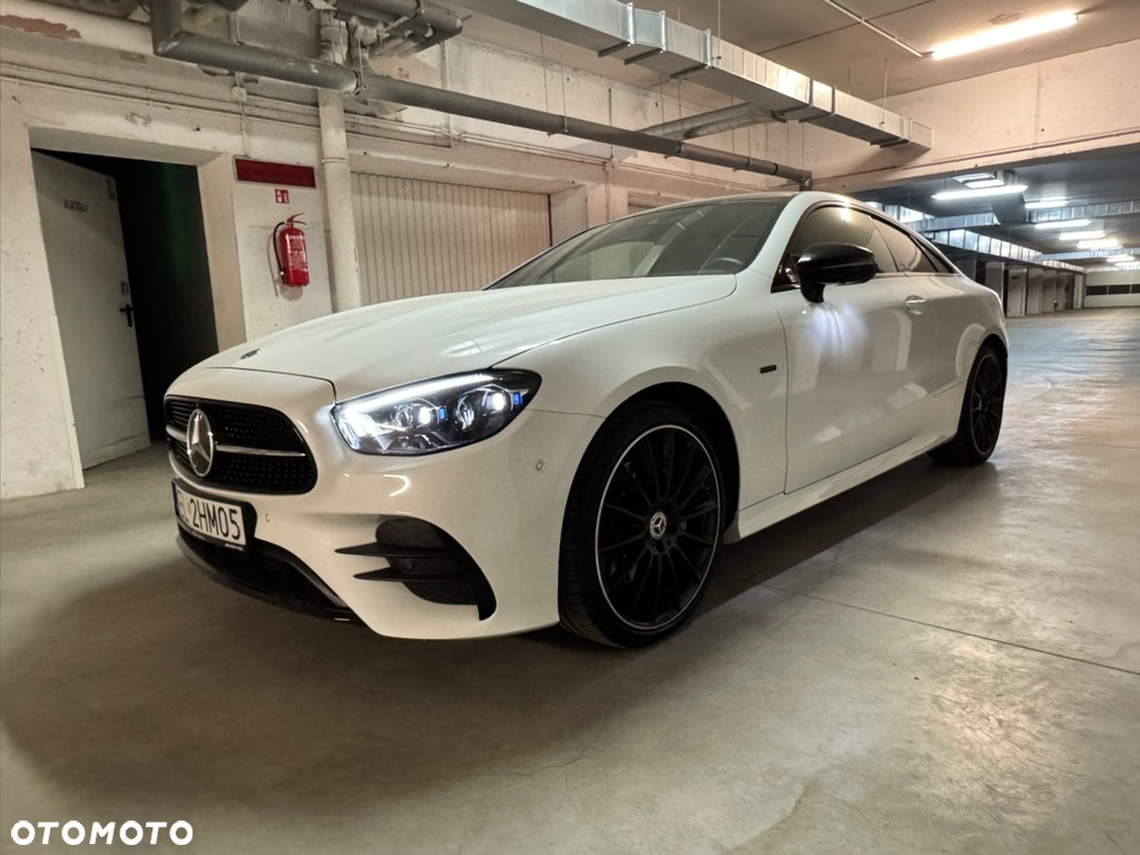 Mercedes-Benz Klasa E 200 Coupe 4-Matic 9G-TRONIC - 23