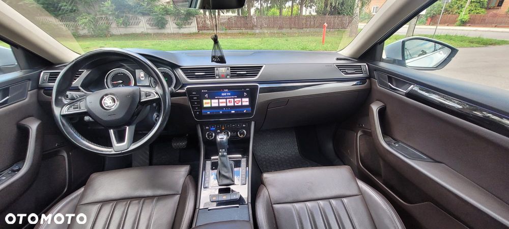 Skoda Superb 2.0 TDI 4x4 DSG L&K - 14
