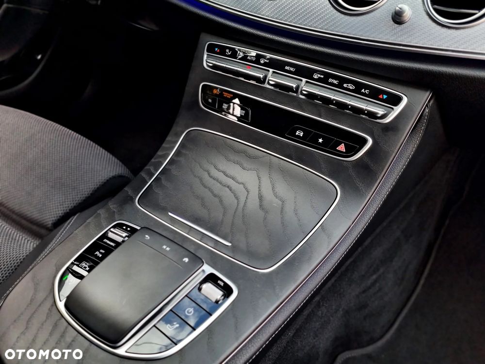 Mercedes-Benz Klasa E 220 d 4Matic 9G-TRONIC Sportstyle Edition - 20