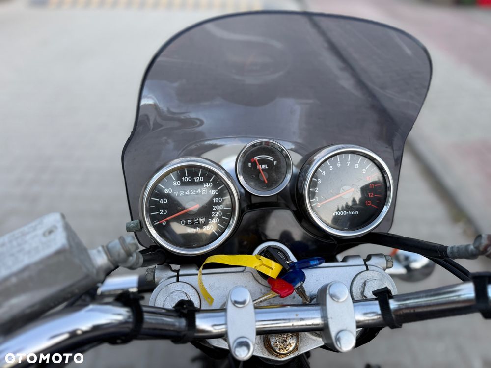 Suzuki GSX - 23