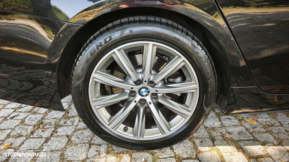 BMW 530 e xDrive Aut. Luxury Line — fotografia 35