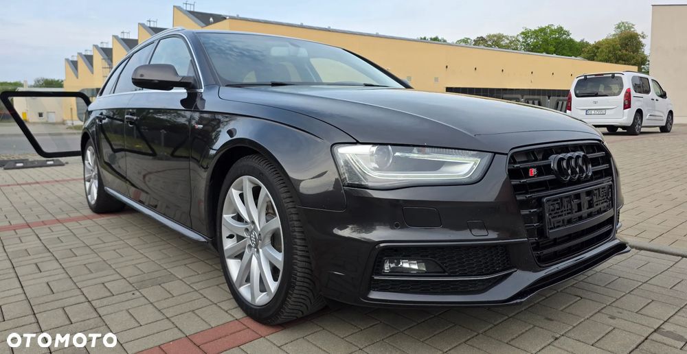 Audi A4 Avant 2.0 TDI DPF S line Sportpaket - 4