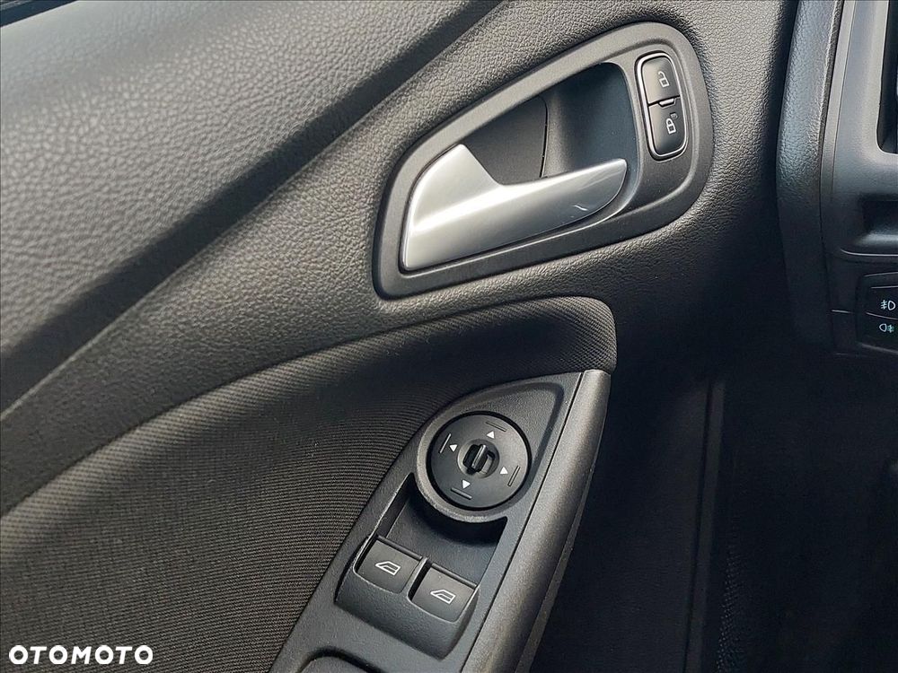 Ford Focus 1.6 Trend - 11