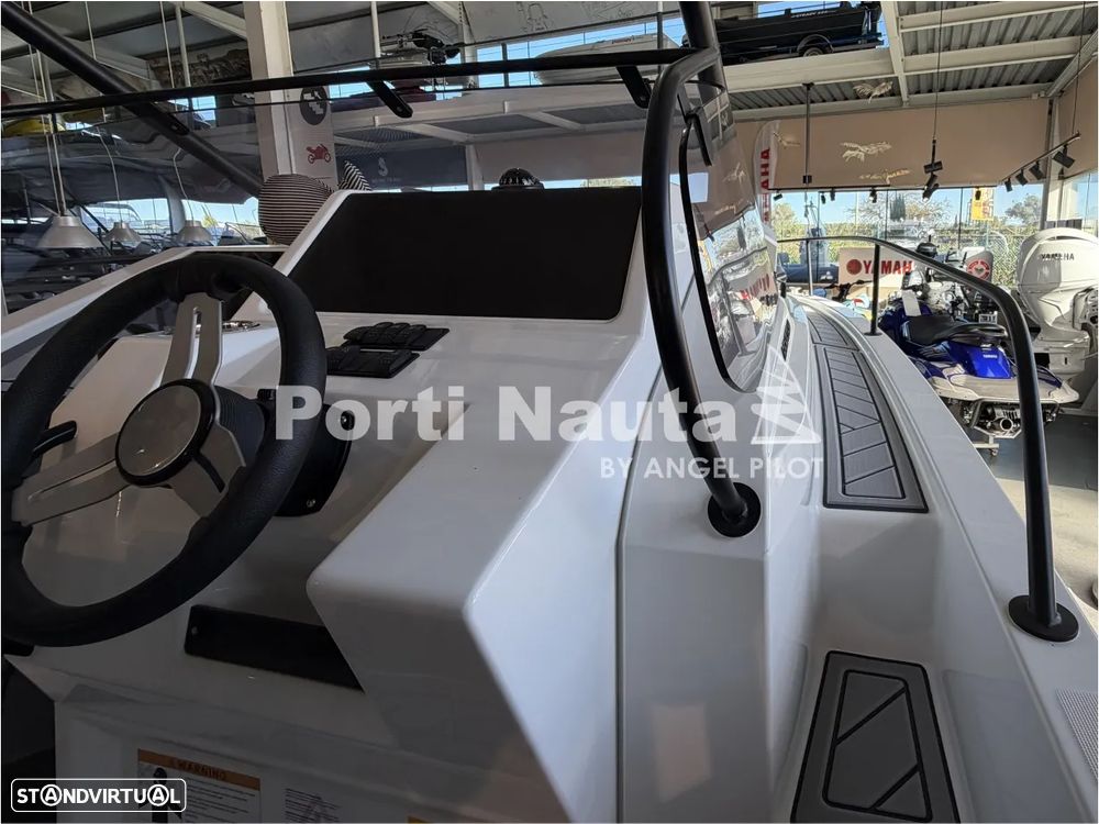Beneteau Flyer 8 SUNdeck V2 - 11