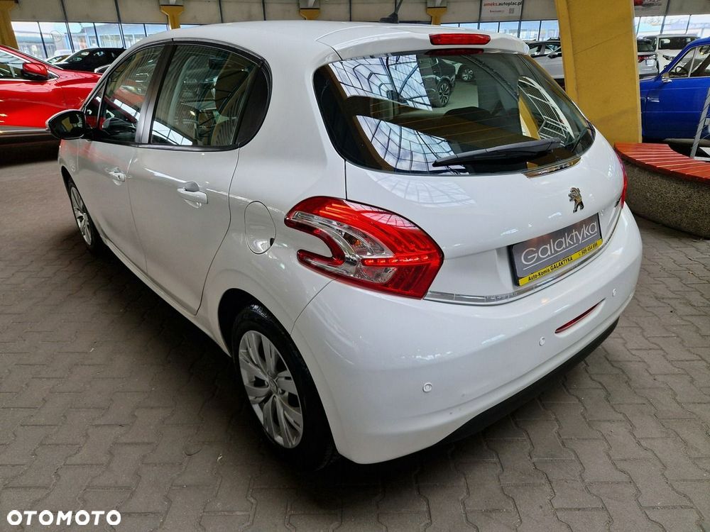 Peugeot 208 - 6