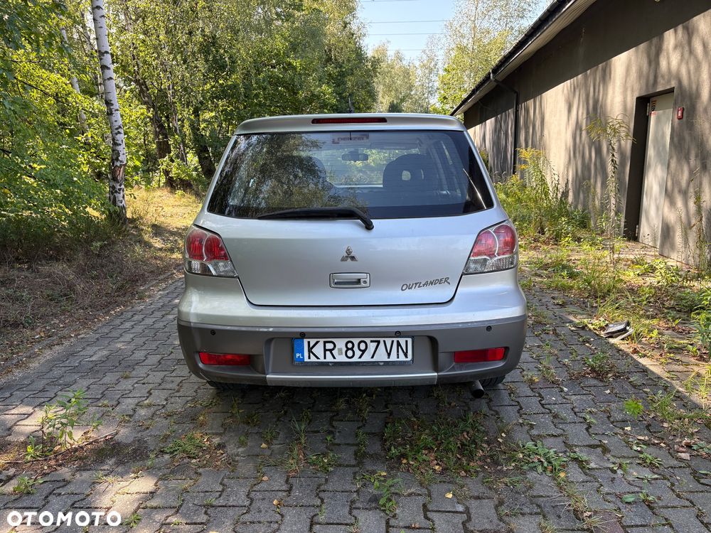 Mitsubishi Outlander - 6
