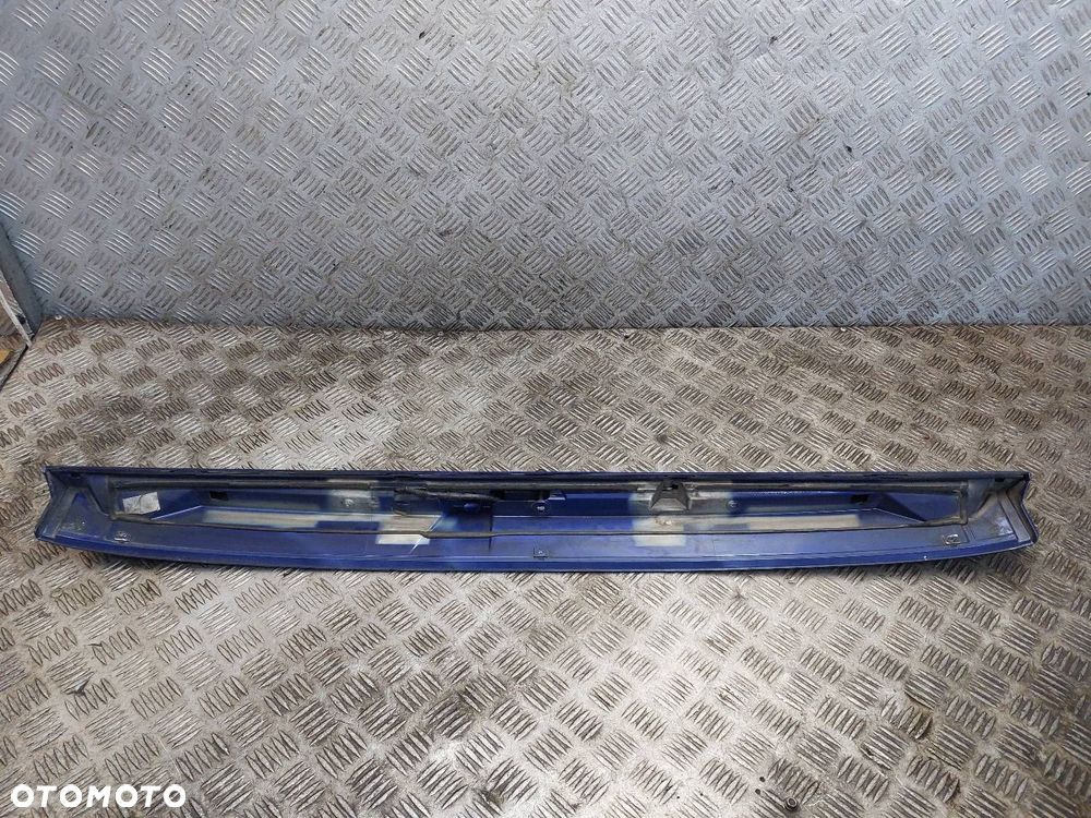 STOPKA TRZECIE ŚWIATŁO STOP LOTKA SPOILER MERCEDES-BENZ W414 VANEO - 3