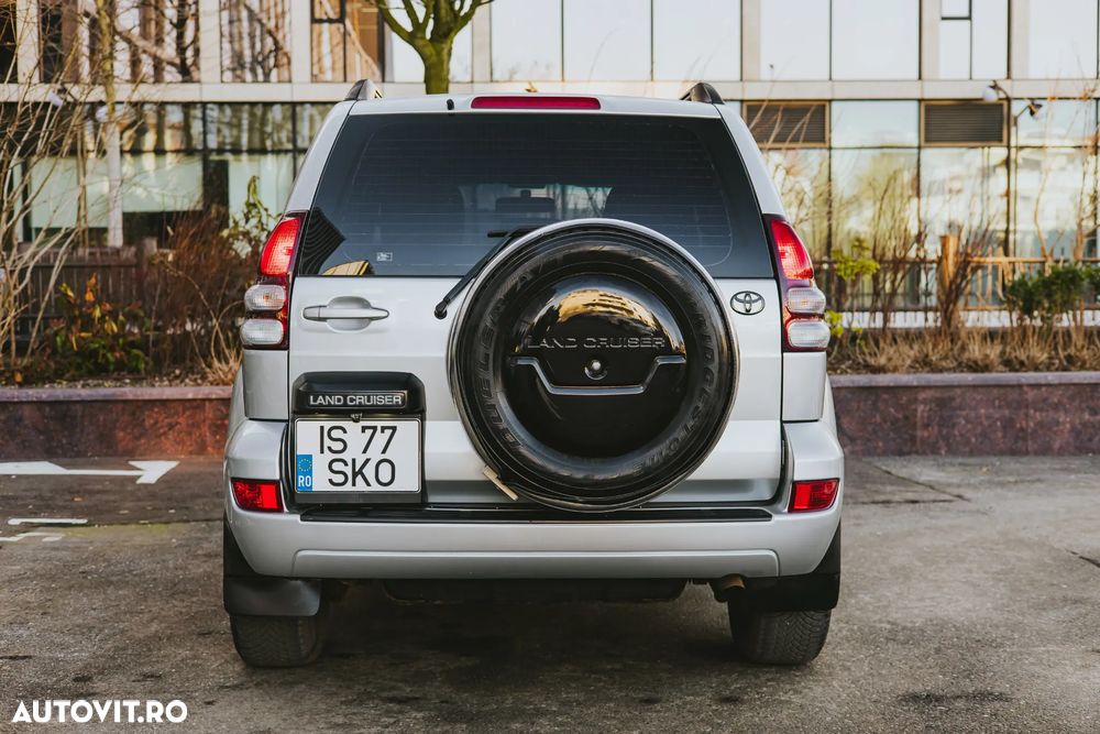 Toyota Land Cruiser - 5