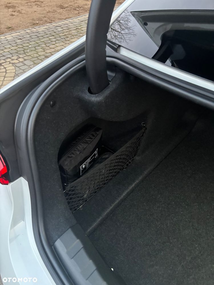 BMW Seria 3 330i xDrive - 16