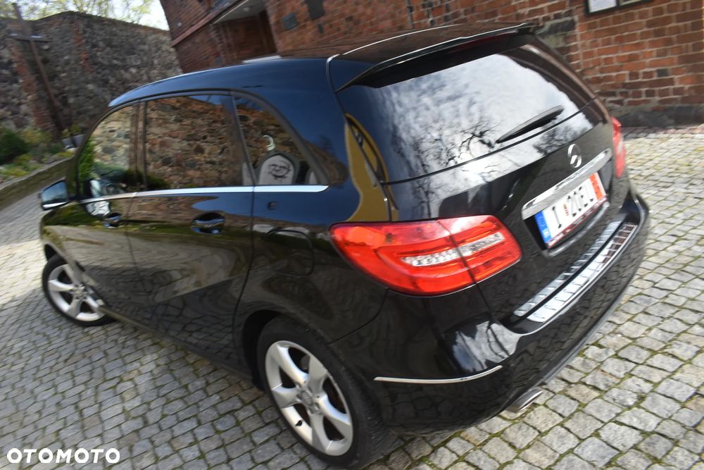 Mercedes-Benz Klasa B 180 (BlueEFFICIENCY) - 28