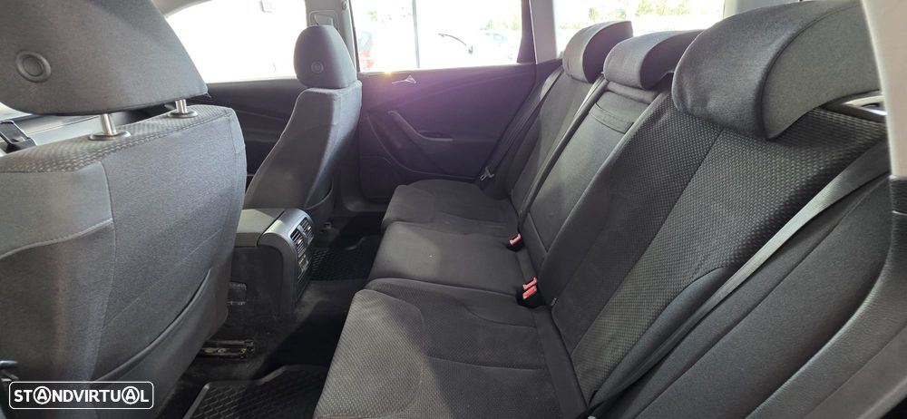 VW Passat Variant 2.0 TDI Confortline - 10