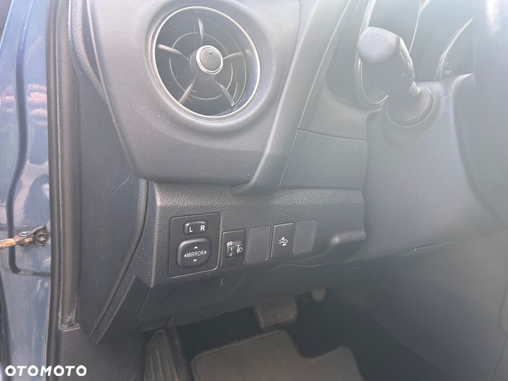 Toyota Auris - 25