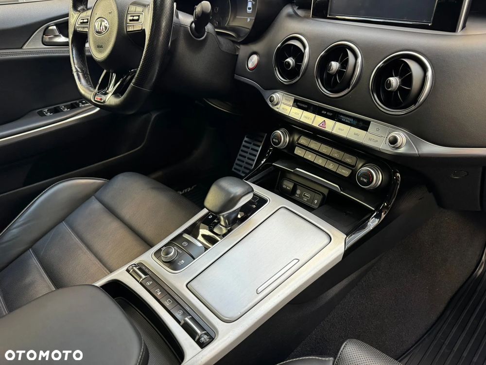 Kia Stinger 2.0 T-GDI GT Line - 11