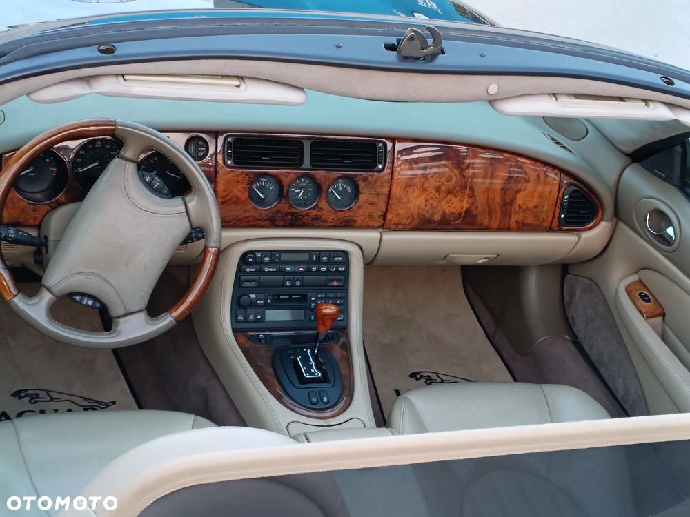 Jaguar XK8 - 9