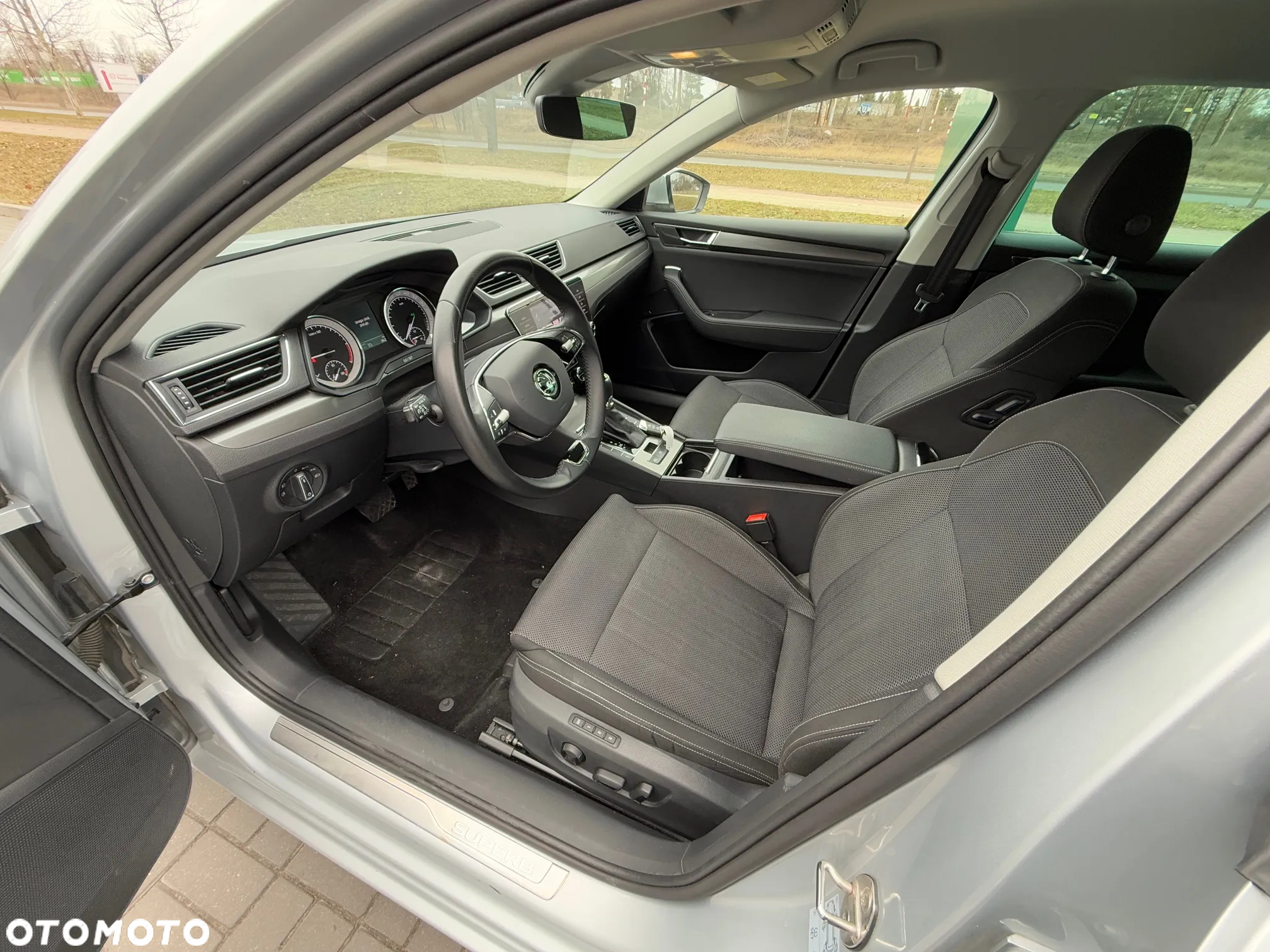Skoda Superb 2.0 TDI SCR Style DSG - 22