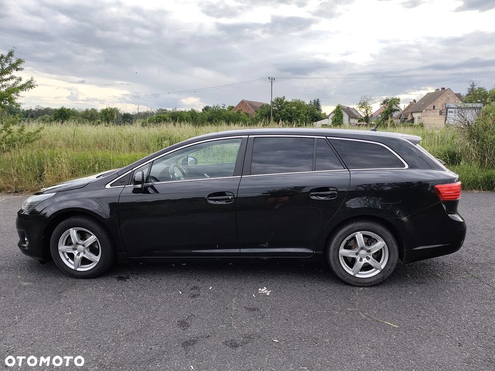 Toyota Avensis 1.8 Comfort - 2