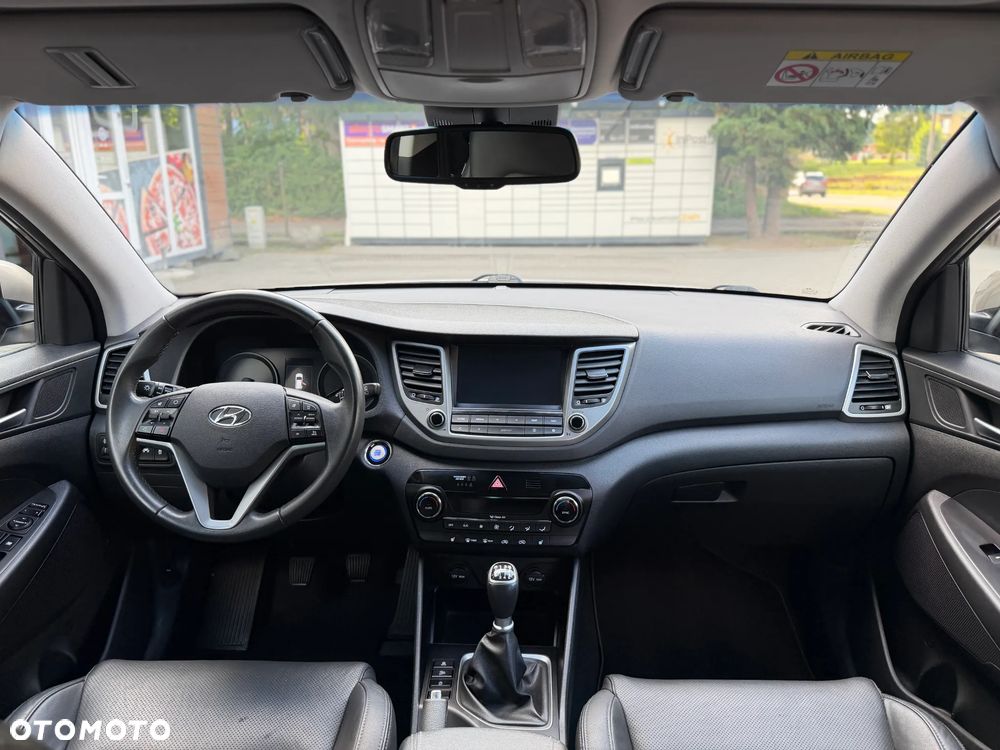 Hyundai Tucson 1.7 CRDI BlueDrive TourdePologne 2WD - 29