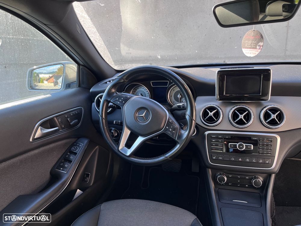 Mercedes-Benz GLA 220 - 22