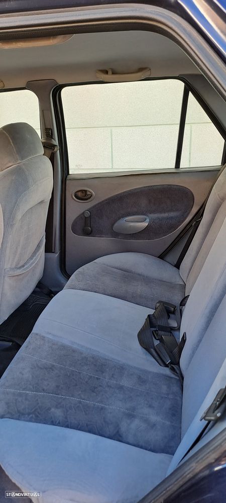 Ford Fiesta 1.25 Ghia - 19