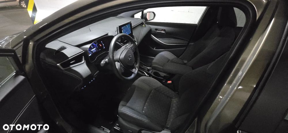 Suzuki Swace 1.8 Hybrid Premium Plus CVT - 11