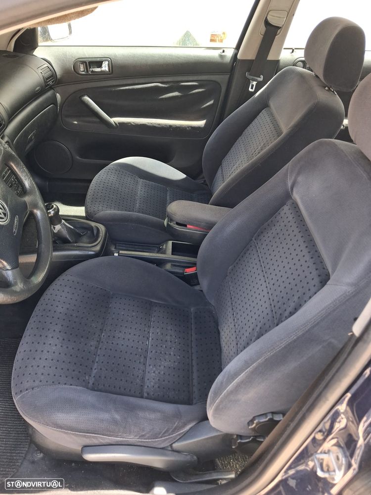 VW Passat 1.9 TDi Confortline - 2