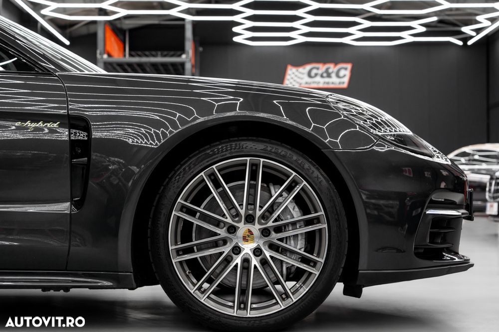 Porsche Panamera 4 E-Hybrid - 8