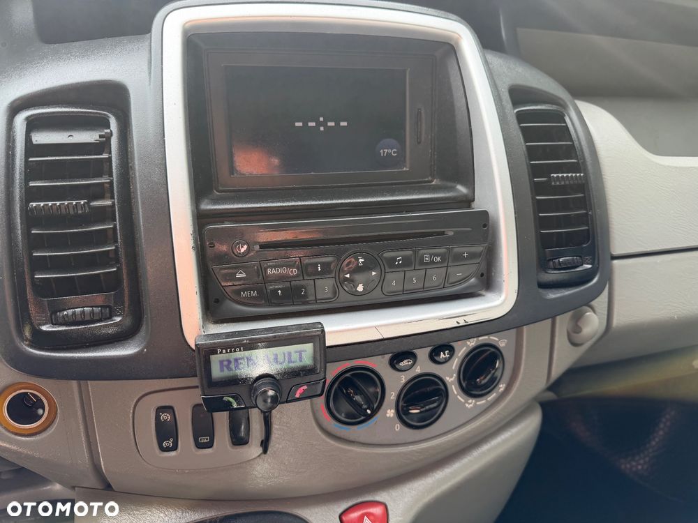 Renault TRAFIC - 12
