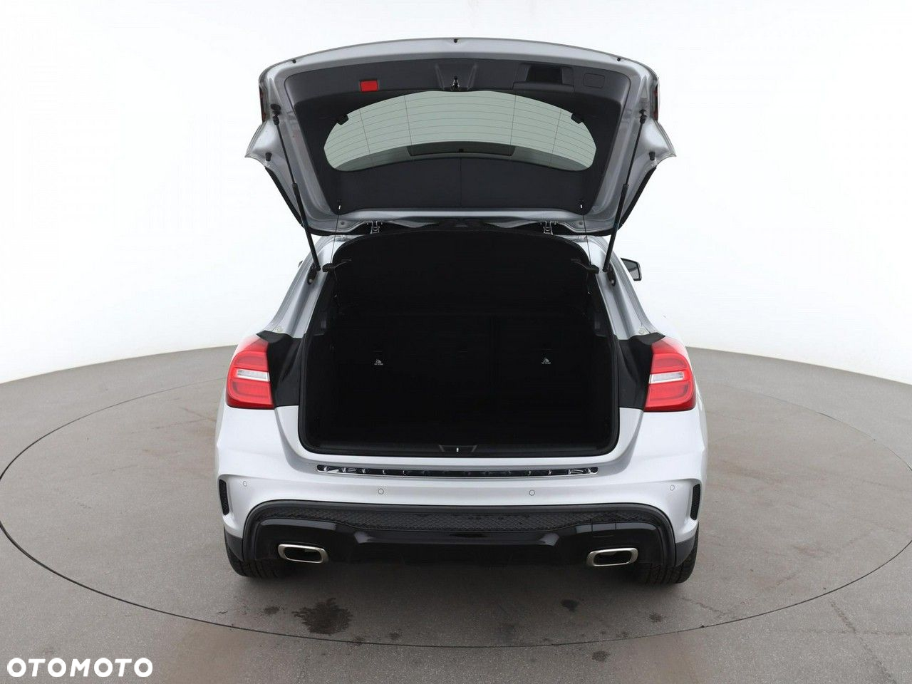 Mercedes-Benz GLA - 19