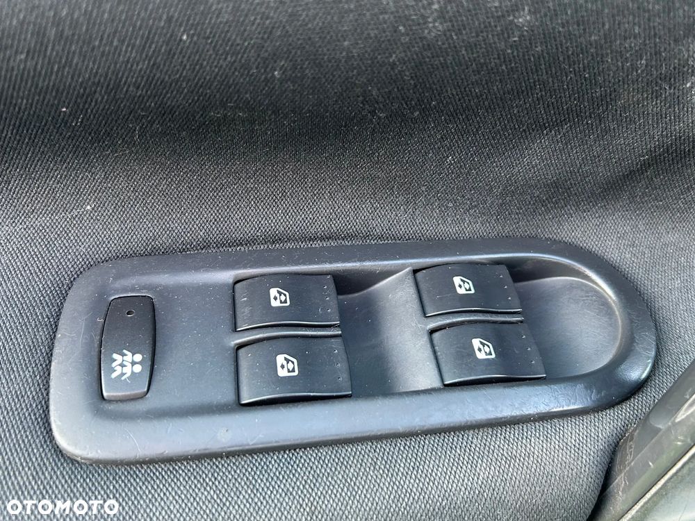 Renault Scenic 2.0 Confort Authentique - 24