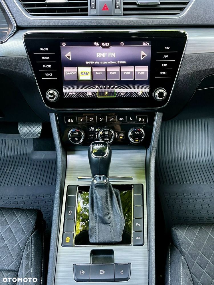 Skoda Superb 2.0 TDI SCR Ambition DSG - 17