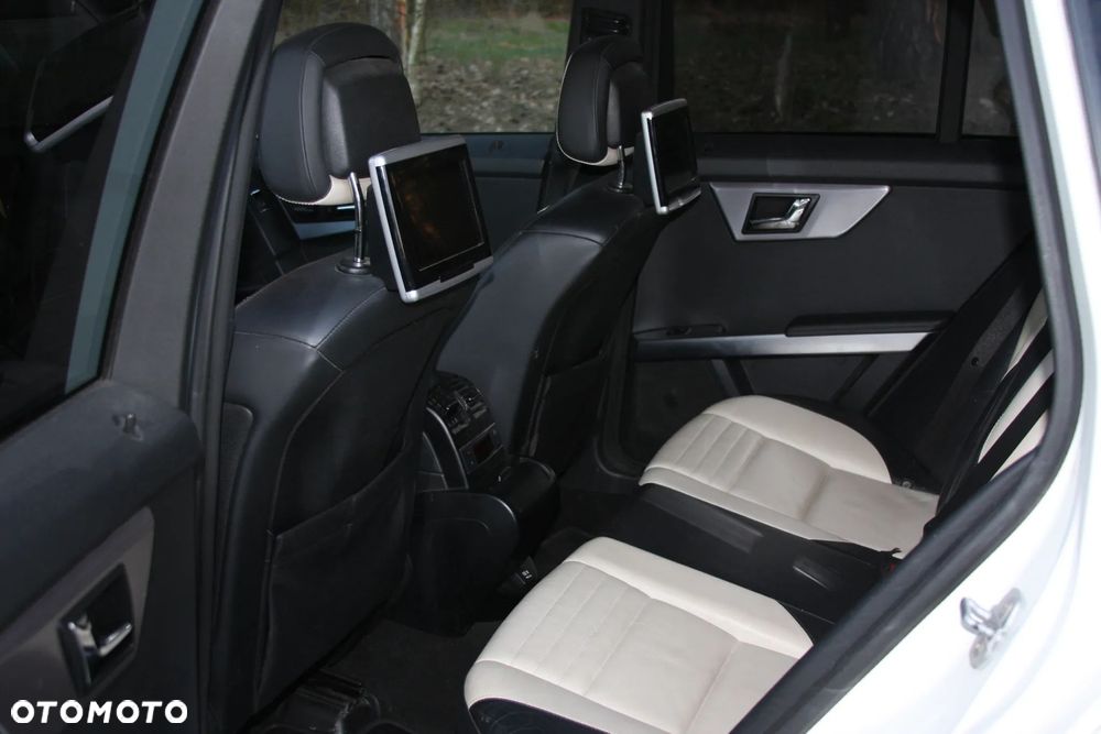 Mercedes-Benz GLK 350 4-Matic - 9