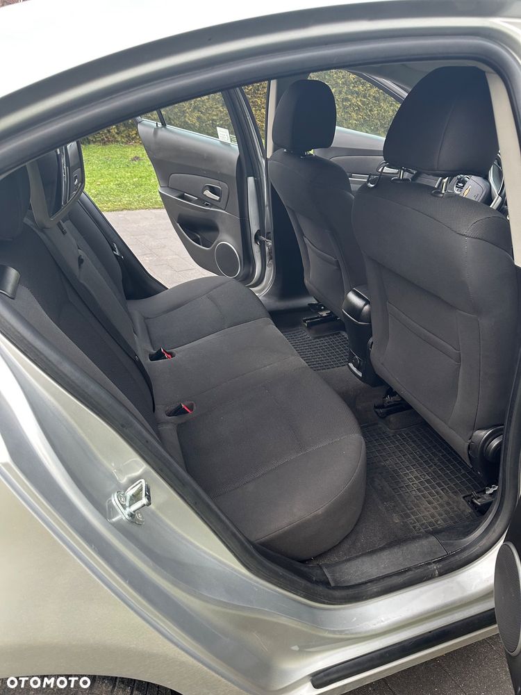 Chevrolet Cruze 1.8 LT - 12