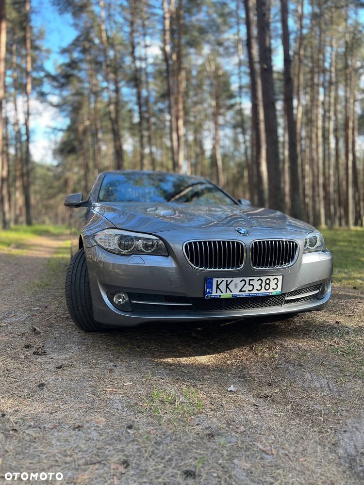 BMW Seria 5 525d - 8