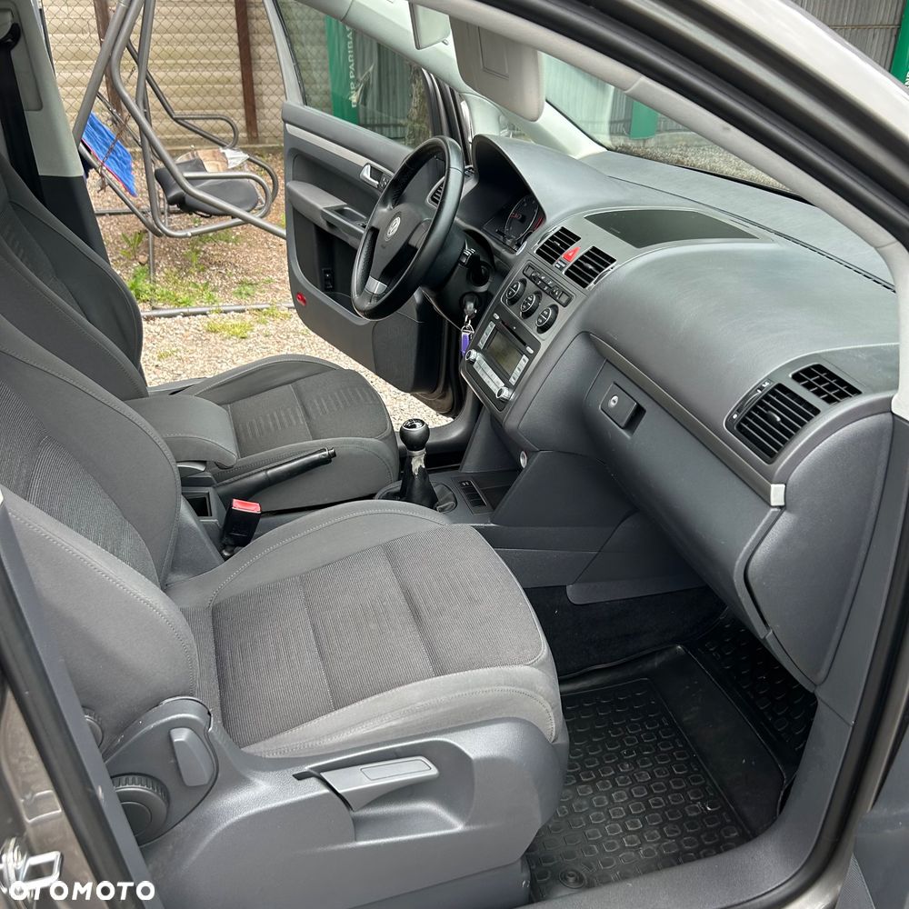 Volkswagen Touran 2.0 TDI DPF Highline - 21