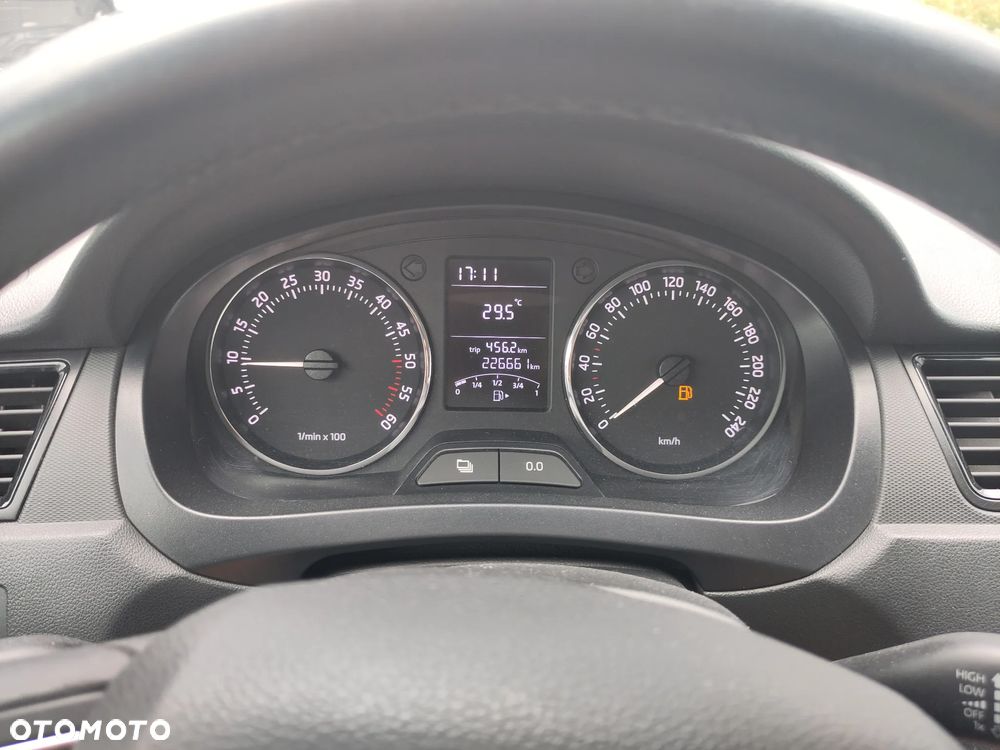 Skoda RAPID 1.6 TDI DPF Ambition - 3