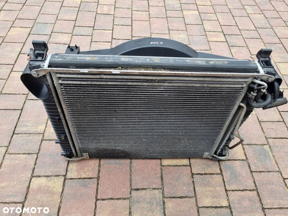 chlodnica komplet chlodnic wentylator mercedes sl350 r230 - 1