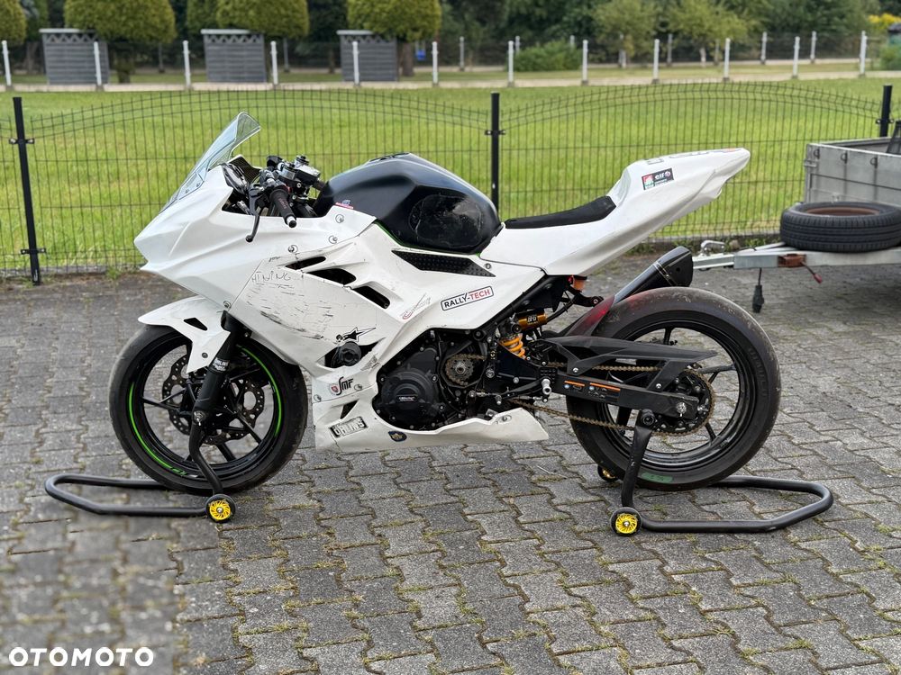 Kawasaki Ninja 400 - 4