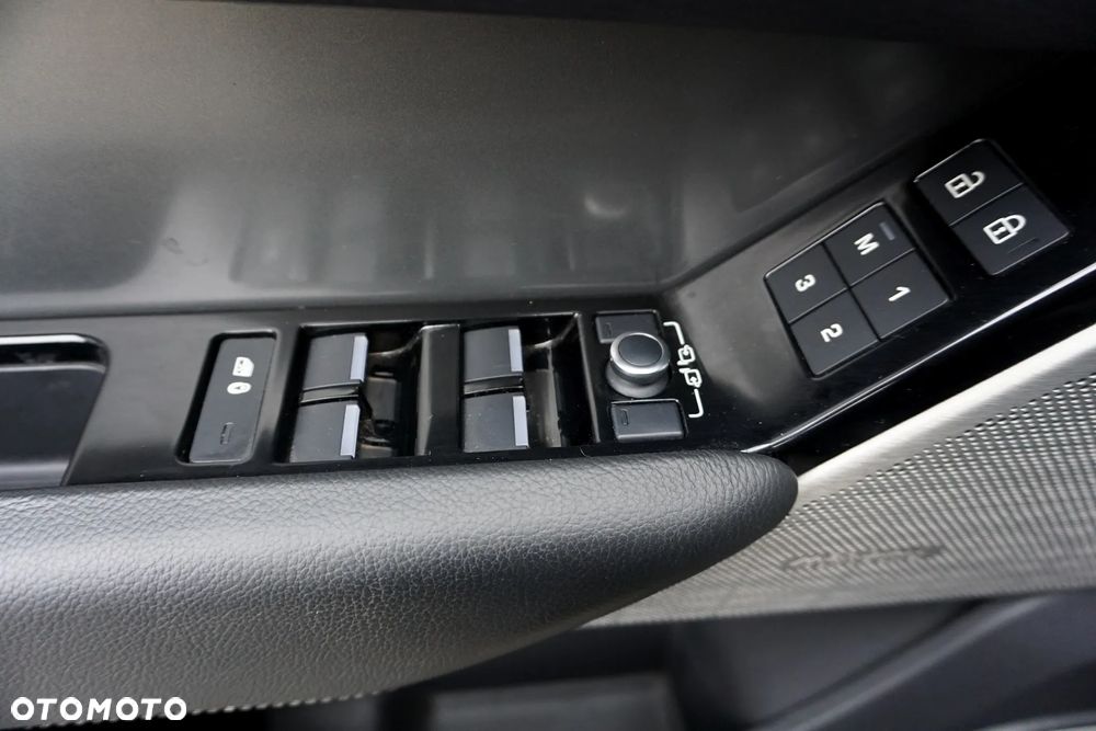 Land Rover Range Rover Velar 2.0 D200 mHEV SE - 11