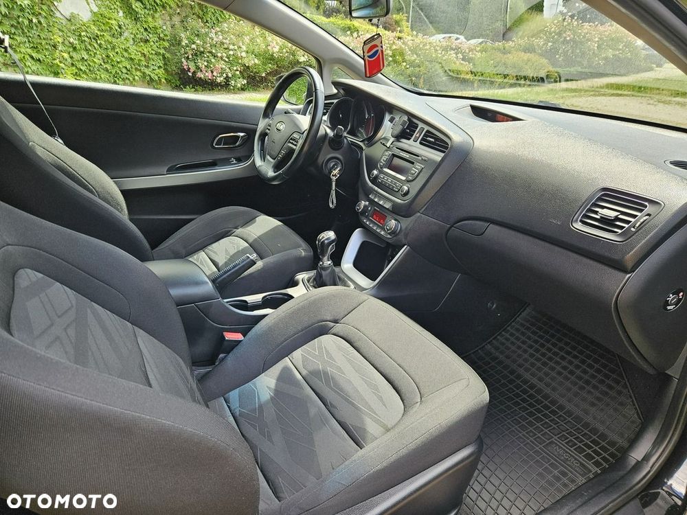 Kia Ceed - 12