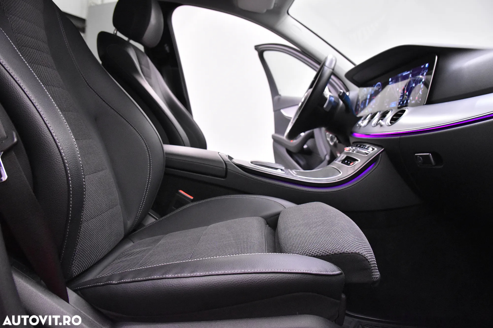 Mercedes-Benz E 300 de T 9G-TRONIC - 11