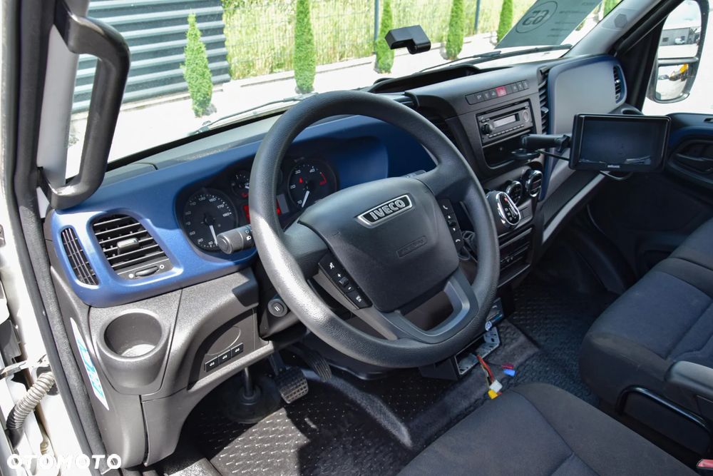 Iveco DAILY 70C18 / 3.0 - 180 KM / AUTOMAT HI-MATIC / 3 OSOBY / CHŁODNIA - MROŹNIA 4,55 M / FRIGOBLOCK / WINDA SORENSEN / KLIMA / TEMPOMAT / KAMERA COFANIA / REGULOWANE ZAWIESZENIE / SERWISOWANY / SPROWADZONY Z NIEMIEC - 29