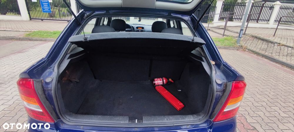 Opel Astra 1.4 Essentia - 24