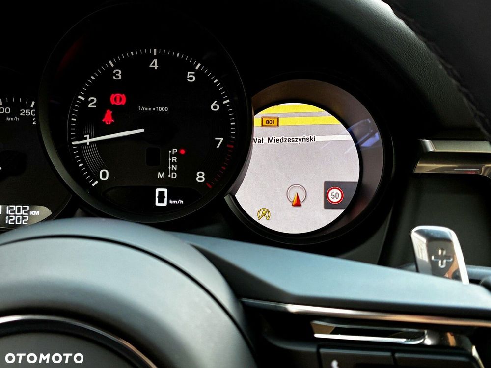 Porsche Macan - 28