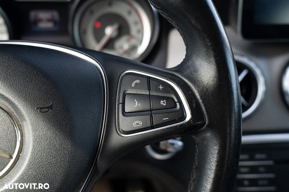 Mercedes-Benz GLA - 17