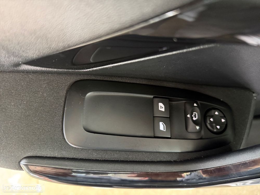 Peugeot 208 1.2 PureTech Signature - 10