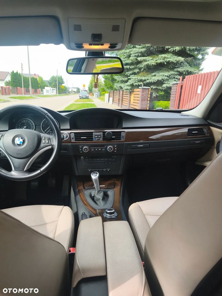 BMW Seria 3 318d DPF Edition Exclusive - 13