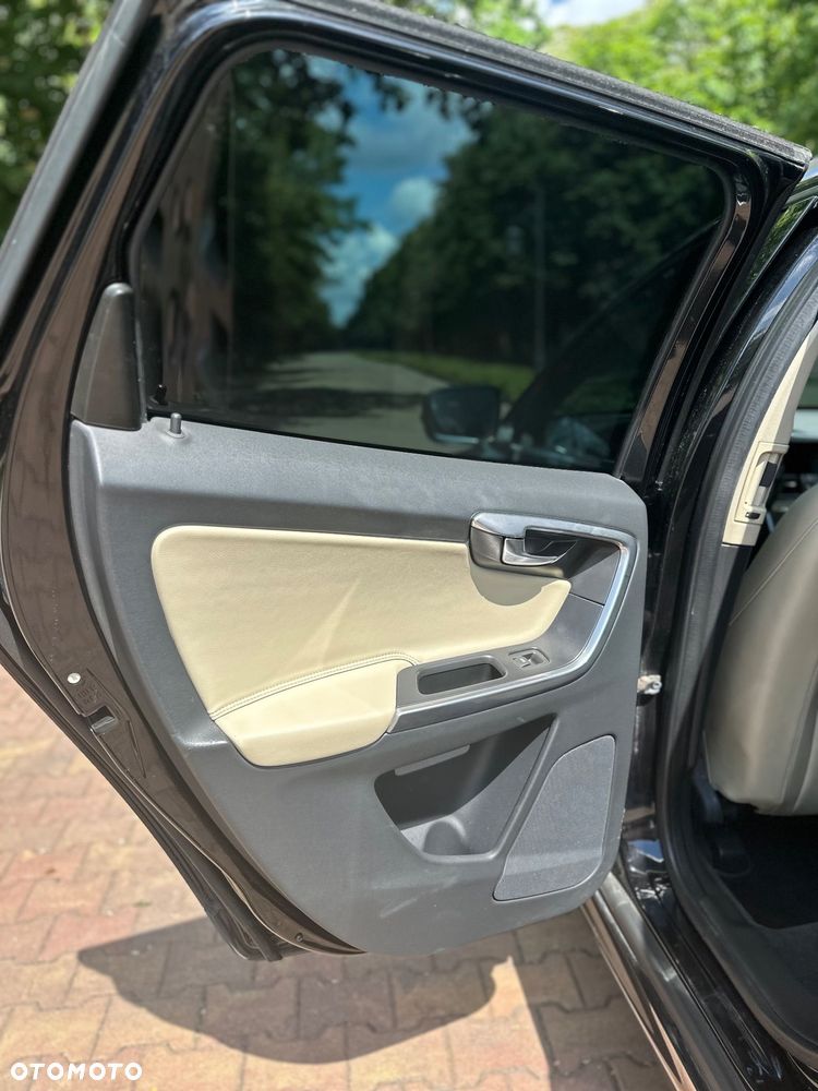 Volvo XC 60 D4 AWD Momentum - 16