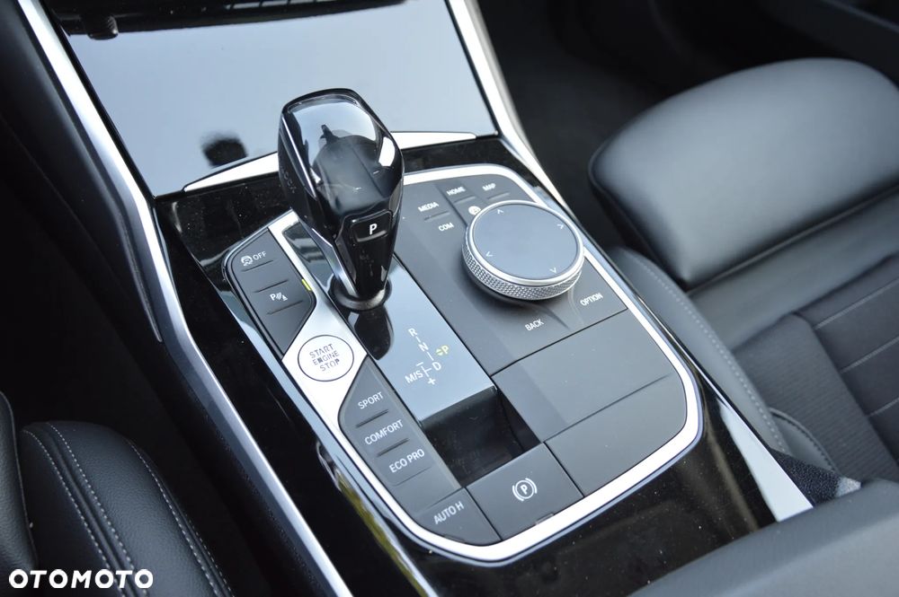BMW Seria 3 318d MHEV M Sport - 24