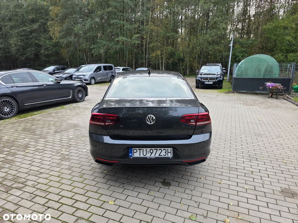 Volkswagen Passat - 6